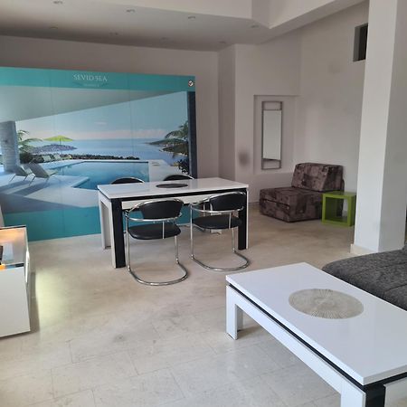 Bridge And Beach Apartments Trogir Bagian luar foto