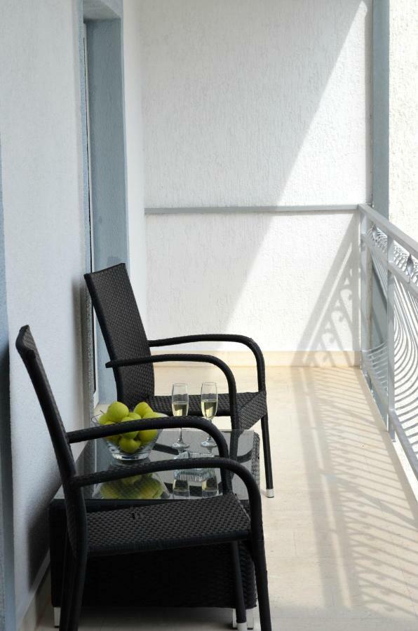 Bridge And Beach Apartments Trogir Bagian luar foto