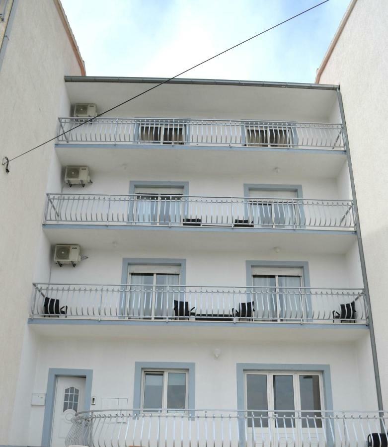 Bridge And Beach Apartments Trogir Bagian luar foto